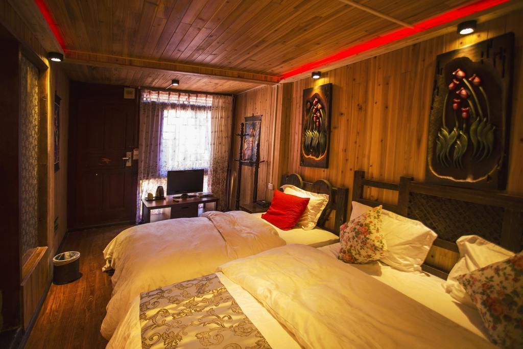 Secret Garden Hotell Lijiang  Exteriör bild
