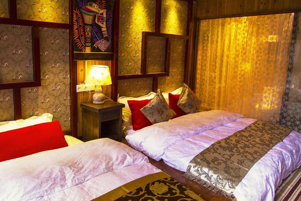 Secret Garden Hotell Lijiang  Exteriör bild